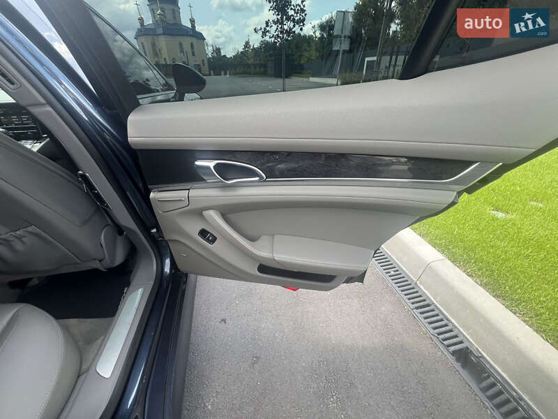 Фастбэк Porsche Panamera 2012 в Киеве фото 4 Фастбэк Porsche Panamera 2012 в Киеве