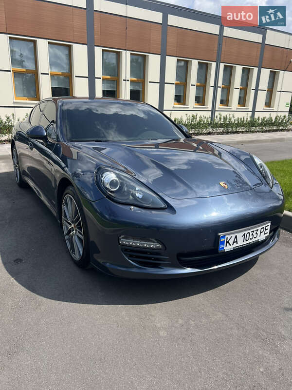 Фастбэк Porsche Panamera 2012 в 