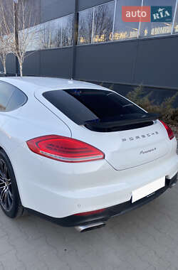Фастбэк Porsche Panamera 2015 в 