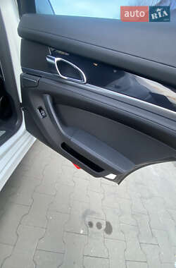 Фастбэк Porsche Panamera 2015 в 