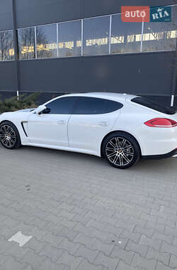 Фастбэк Porsche Panamera 2015 в 