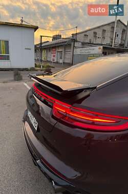 Фастбэк Porsche Panamera 2018 в 
