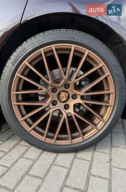 Фастбэк Porsche Panamera 2018 в 