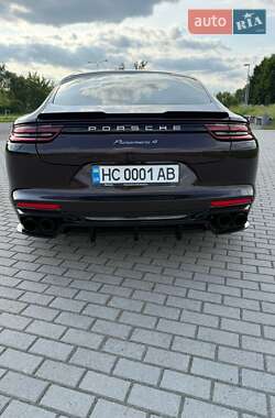Фастбэк Porsche Panamera 2018 в 