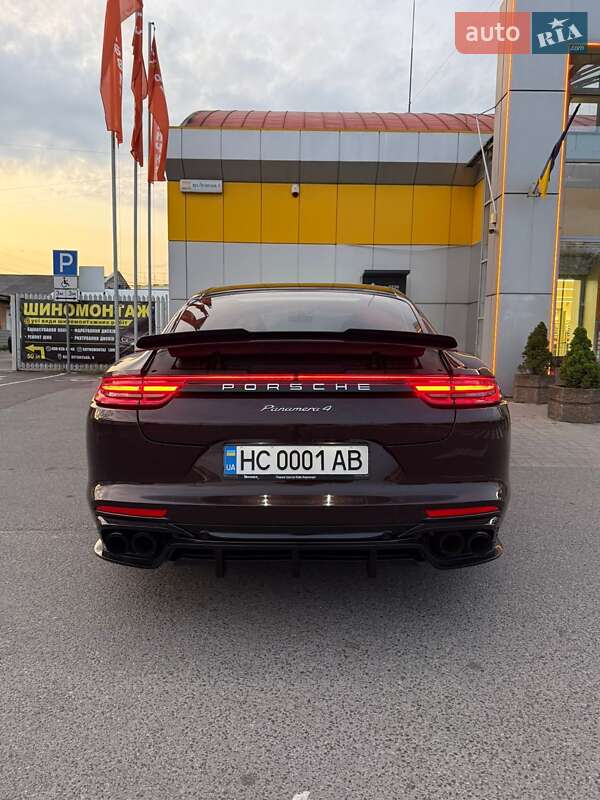 Фастбэк Porsche Panamera 2018 в Львове