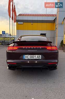 Фастбэк Porsche Panamera 2018 в 