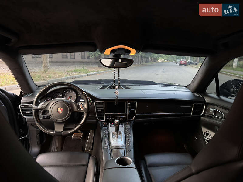 Фастбек Porsche Panamera 2011 в Миколаєві