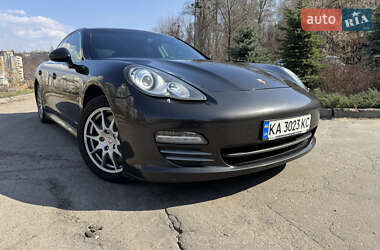 Фастбэк Porsche Panamera 2010 в Киеве