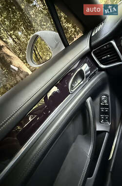 Фастбэк Porsche Panamera 2012 в 