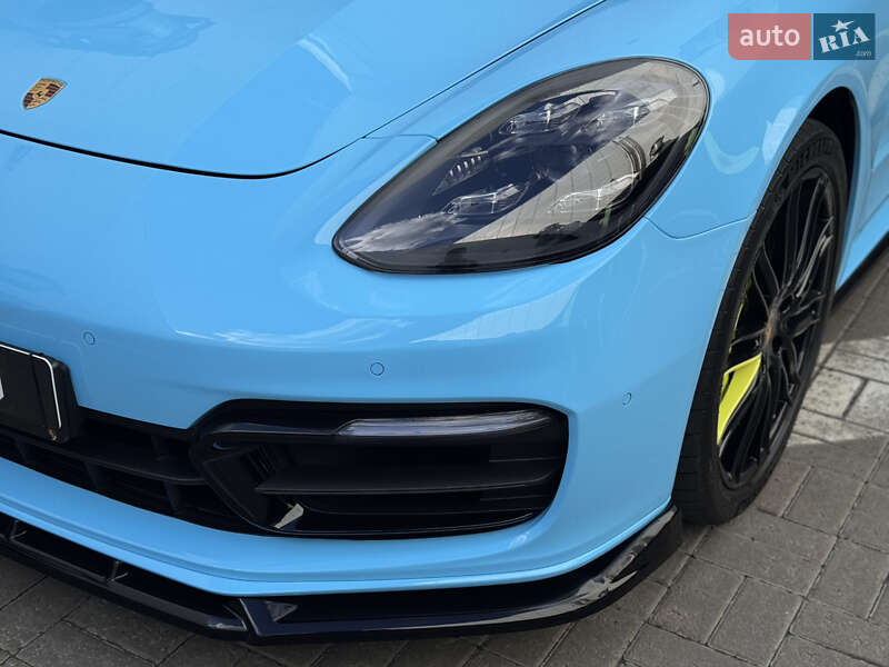 Фастбэк Porsche Panamera 2016 в Киеве