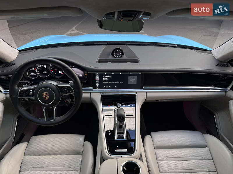 Фастбэк Porsche Panamera 2016 в Киеве