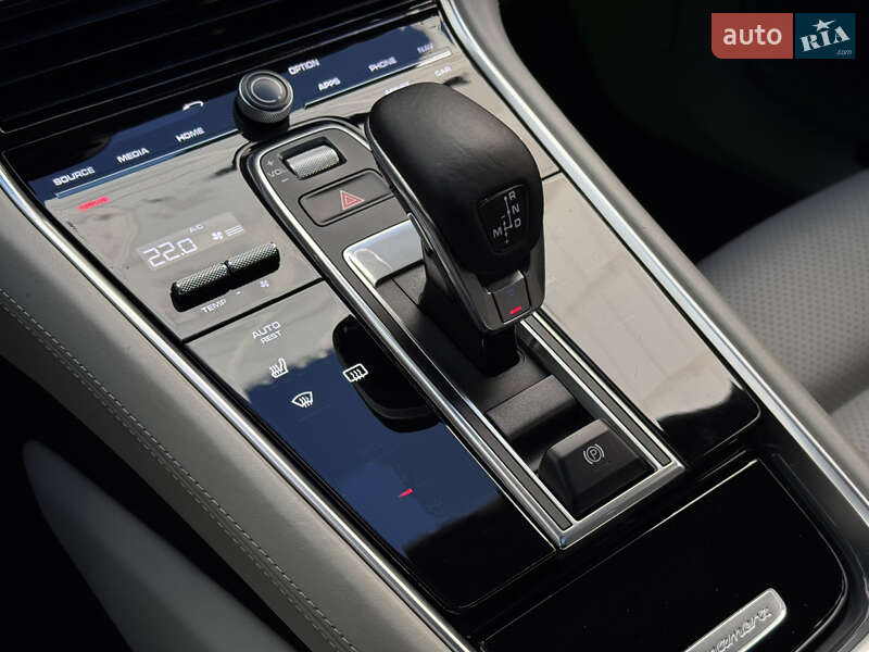 Фастбэк Porsche Panamera 2016 в Киеве
