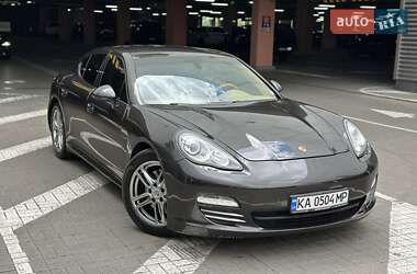 Фастбек Porsche Panamera 2012 в Києві