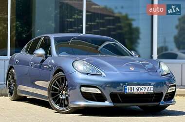 Фастбэк Porsche Panamera 2012 в Одессе