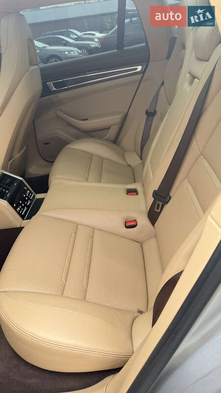 Универсал Porsche Panamera 2018 в Киеве