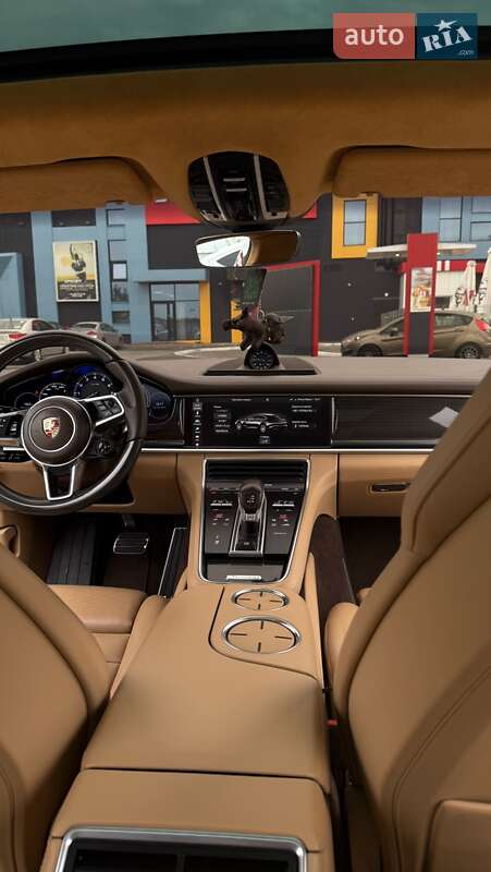 Универсал Porsche Panamera 2018 в Киеве