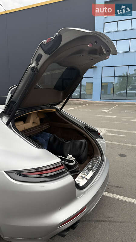 Универсал Porsche Panamera 2018 в Киеве