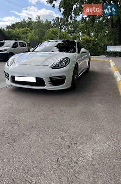 Фастбек Porsche Panamera 2010 в Києві