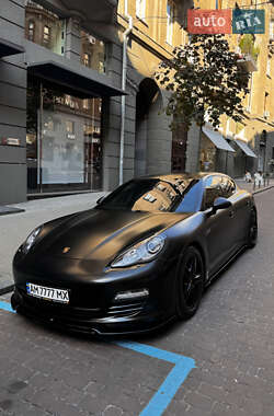 Фастбэк Porsche Panamera 2012 в 