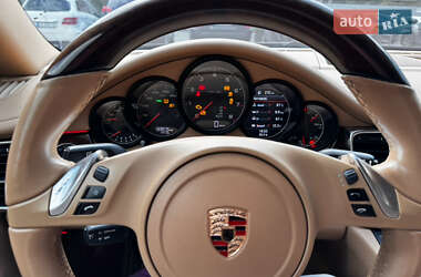 Фастбэк Porsche Panamera 2012 в 
