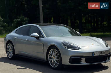 Фастбэк Porsche Panamera 2017 в 