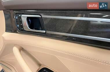 Фастбэк Porsche Panamera 2023 в 