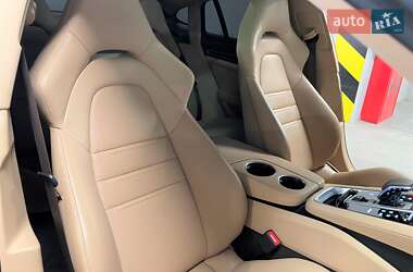 Фастбэк Porsche Panamera 2023 в 