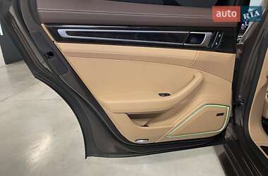 Фастбэк Porsche Panamera 2023 в 