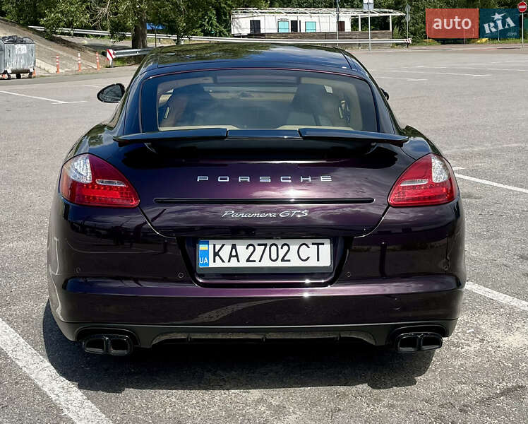 Фастбэк Porsche Panamera 2012 в Киеве