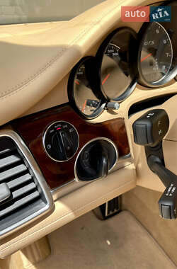 Фастбэк Porsche Panamera 2012 в 
