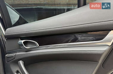 Фастбэк Porsche Panamera 2011 в 