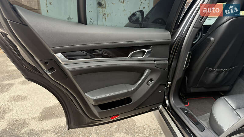 Фастбэк Porsche Panamera 2011 в Полтаве