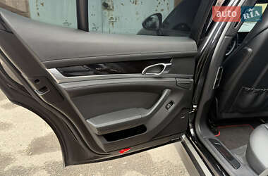 Фастбэк Porsche Panamera 2011 в 