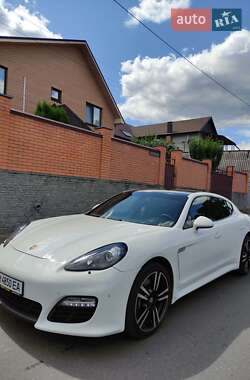 Фастбек Porsche Panamera 2011 в 