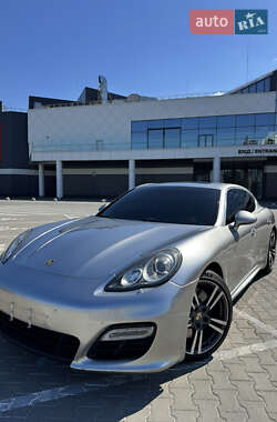 Фастбэк Porsche Panamera 2011 в Киеве