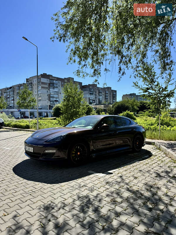Фастбек Porsche Panamera 2010 в Хмельницькому