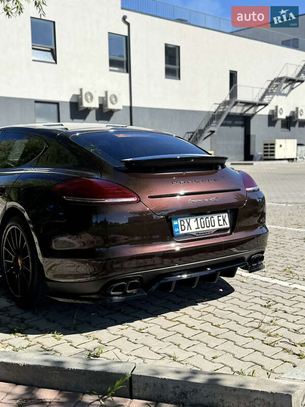 Фастбек Porsche Panamera 2010 в Хмельницькому