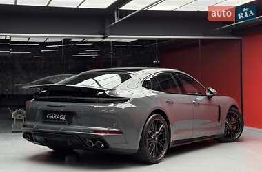 Фастбэк Porsche Panamera 2025 в 