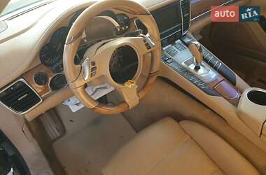 Фастбэк Porsche Panamera 2012 в 