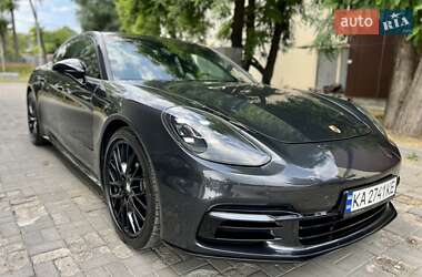 Фастбэк Porsche Panamera 2018 в 