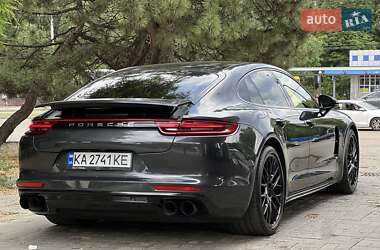 Фастбэк Porsche Panamera 2018 в 