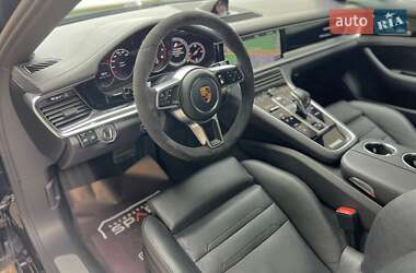 Фастбэк Porsche Panamera 2018 в 