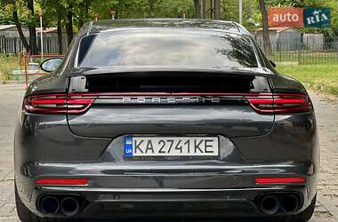Фастбэк Porsche Panamera 2018 в 