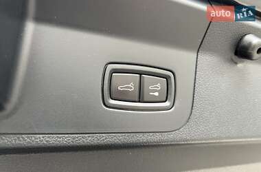 Фастбэк Porsche Panamera 2018 в 