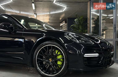 Фастбэк Porsche Panamera 2021 в 