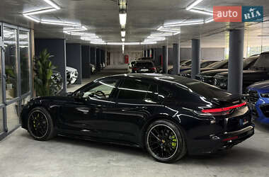 Фастбэк Porsche Panamera 2021 в 