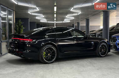 Фастбэк Porsche Panamera 2021 в 