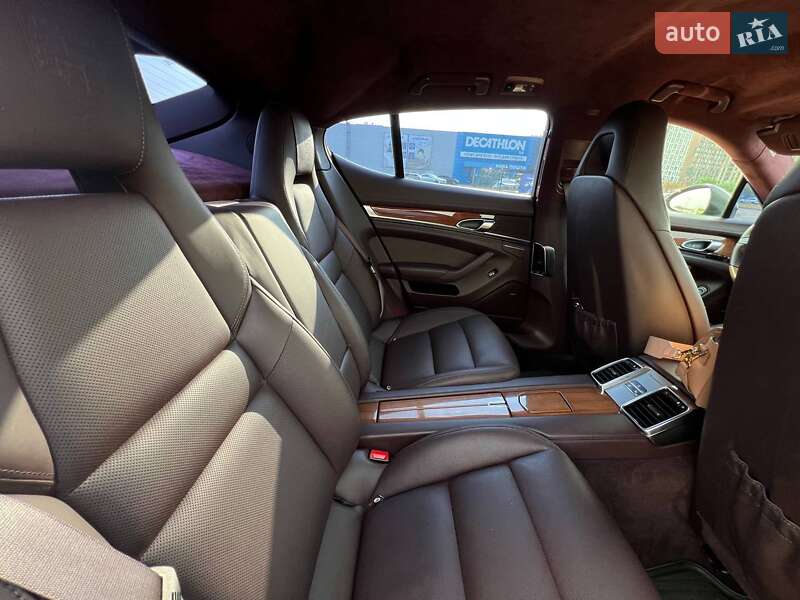 Фастбэк Porsche Panamera 2013 в Киеве фото 15 Фастбэк Porsche Panamera 2013 в Киеве