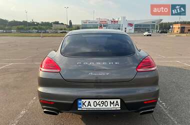 Фастбэк Porsche Panamera 2013 в 