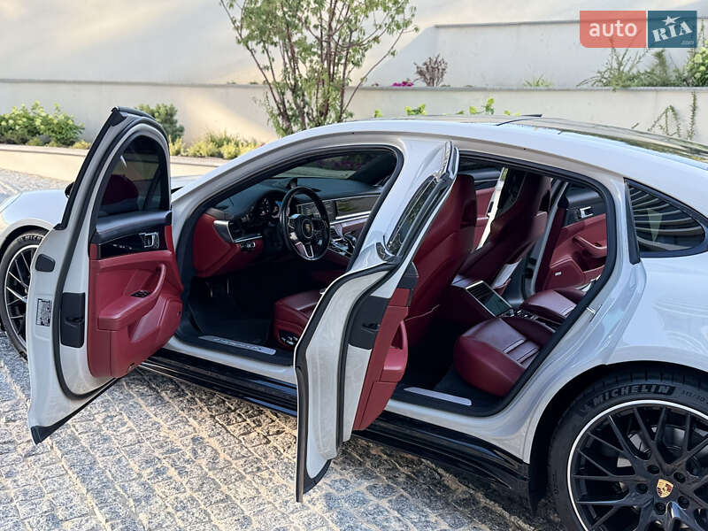 Фастбэк Porsche Panamera 2017 в Одессе